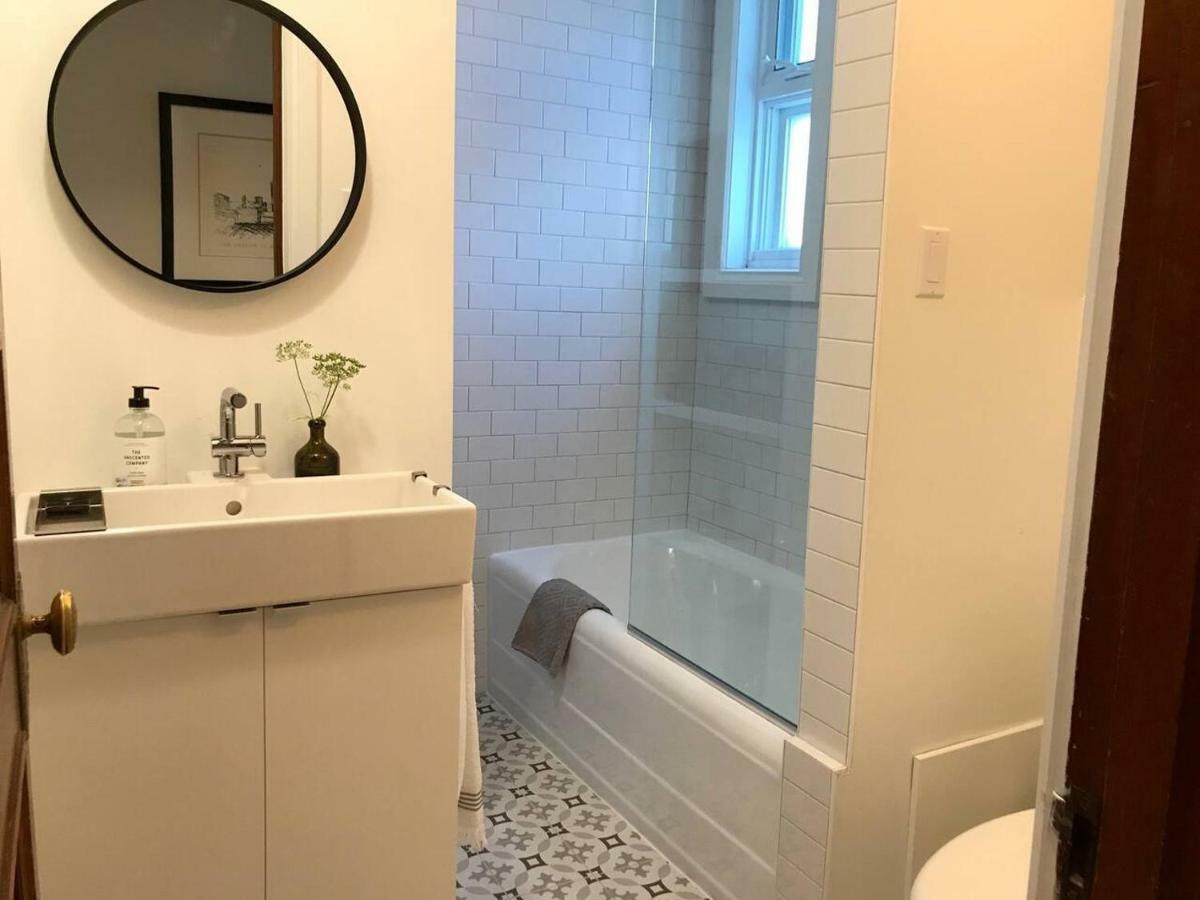 Jules & Jim Apartment Montreal Bagian luar foto